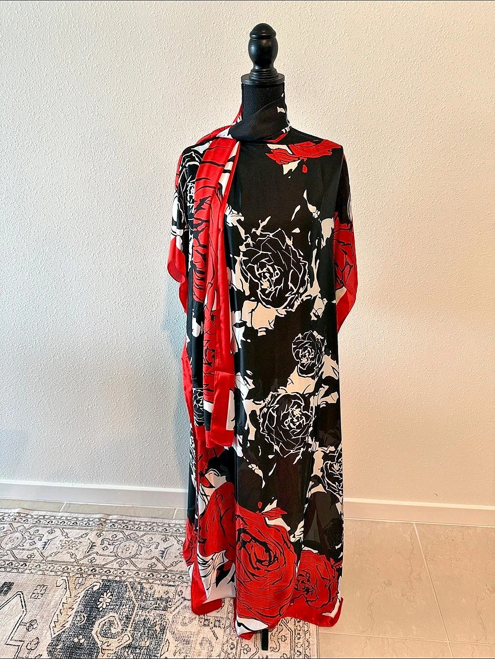 NWOTFloral Kaftan in Black & Red with matching scarf